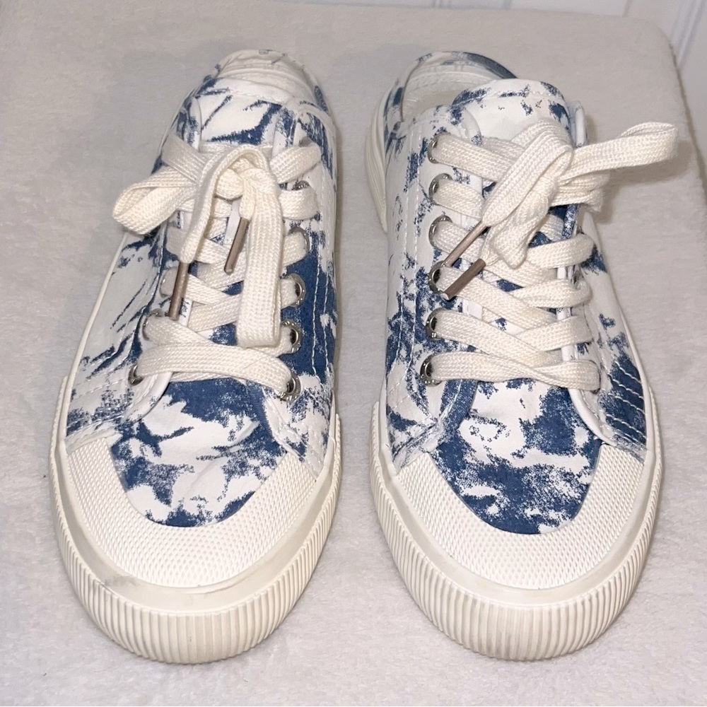 Womens Slip on Sneaker
